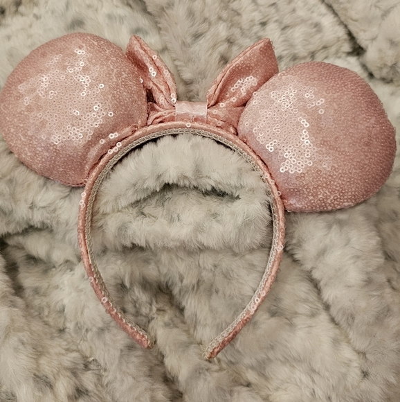 Millenial Pink Minnie Ears - Picture 2 of 2
